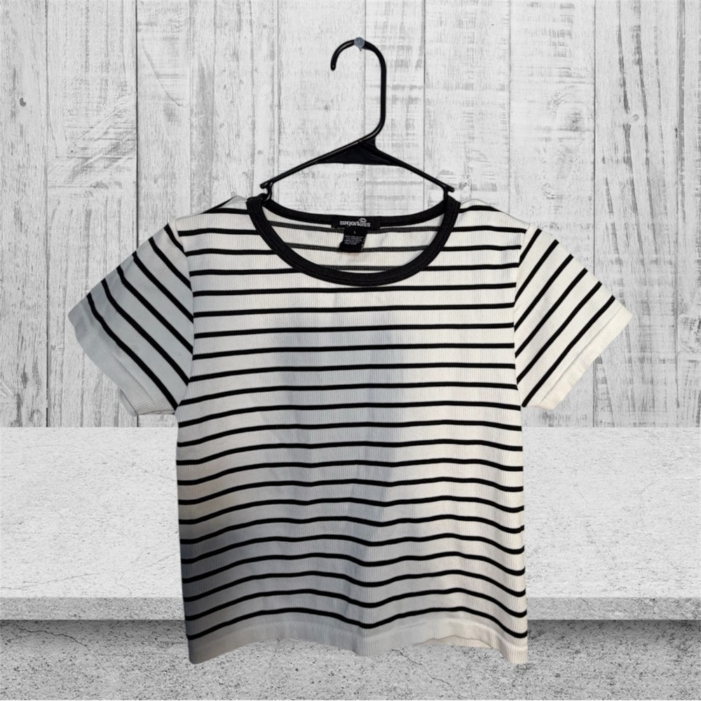 Sugarkiss Striped Crewneck Cropped Tee in Black/White size L (Juniors)